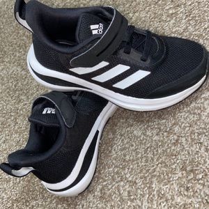 Kids adidas runners, size 11.